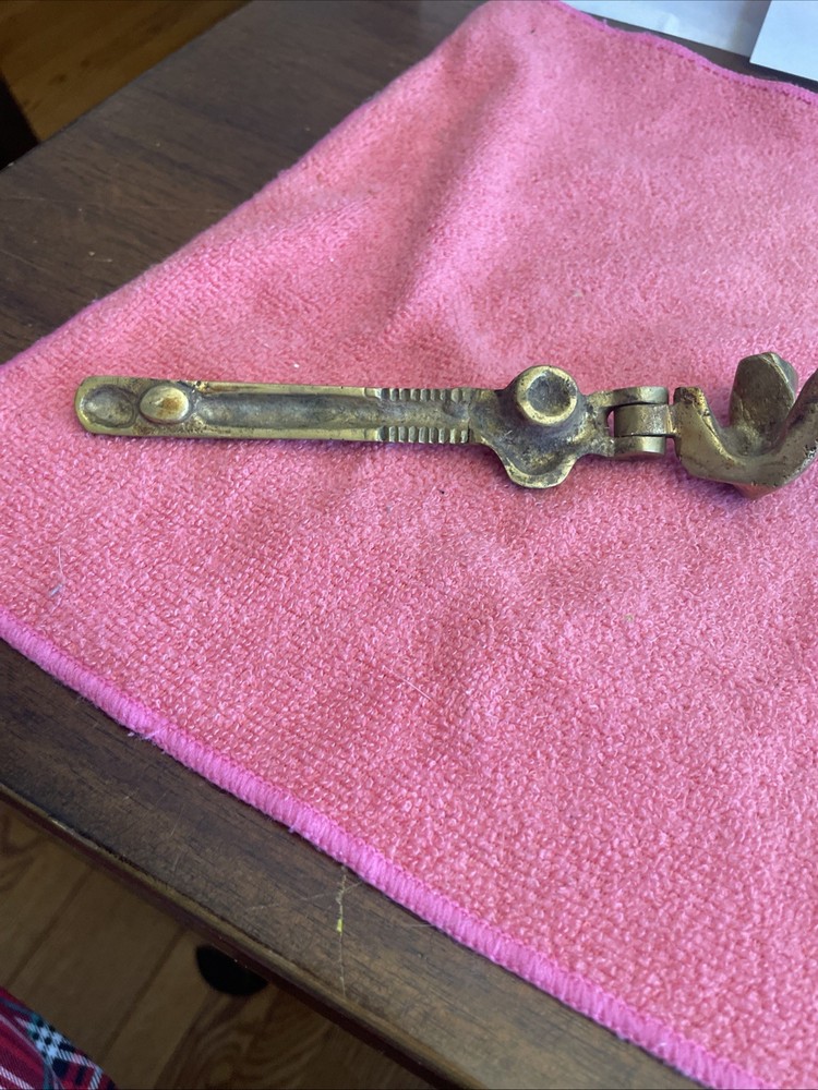 Vintage SQUIRREL Golden SOLID BRASS Cast Iron Nut Cracker