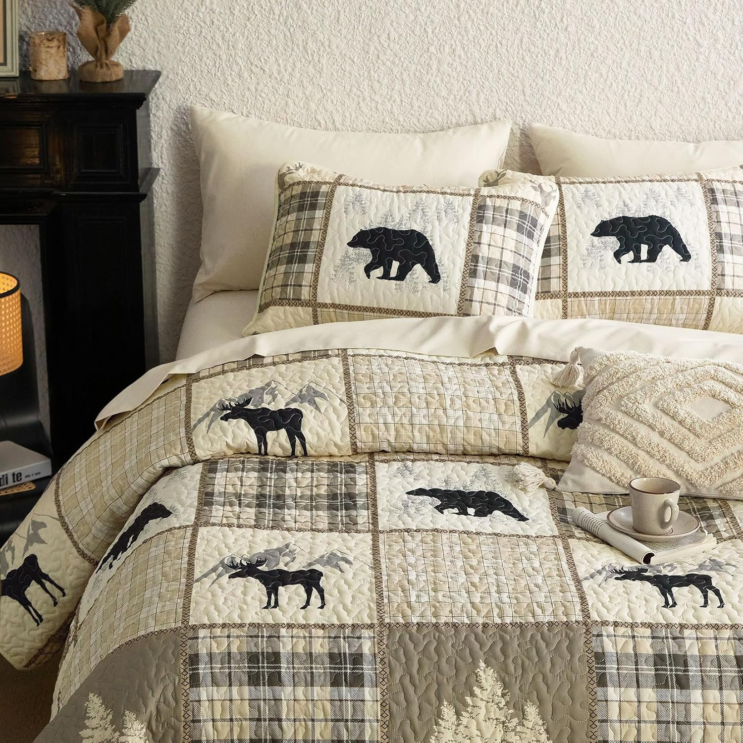 - Rustic Quilt Set, Cabin Lodge Christmas Bear Moose Queen / Full Tan Cream