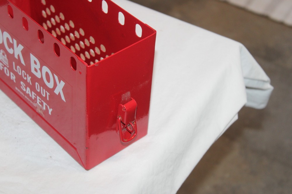2 Master Lock Portable Group Lock Boxes 498A w/Tool