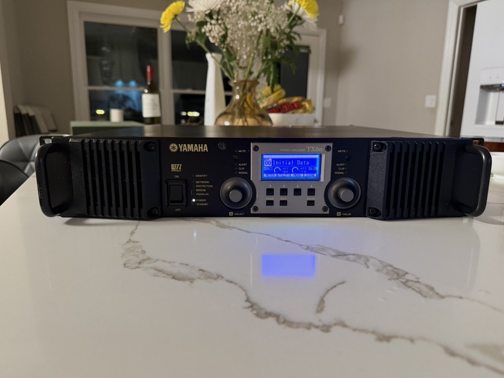 Yamaha TX6n  Power amp , DSP and network control technologies