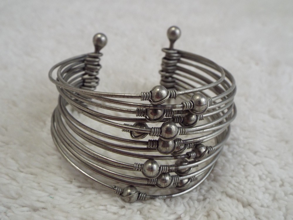 Silvertone Cuff Bracelet (D70)