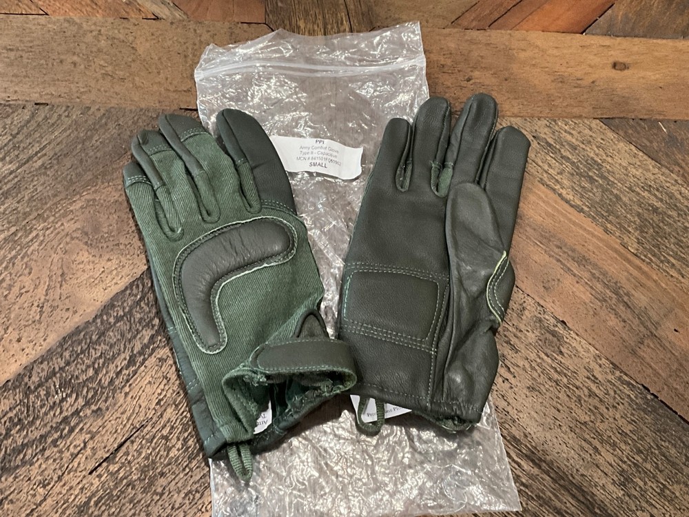 Gloves, Combat, Army Type II Capacitive Size Small NEW