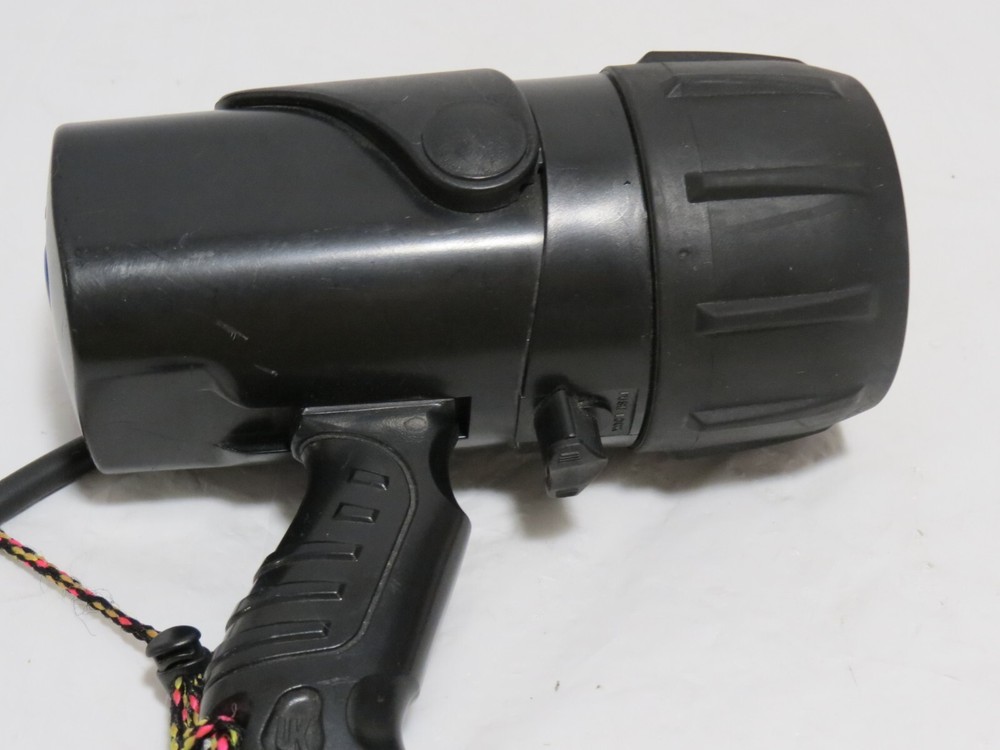 UNDERWATER KINETICS D8 Xenon Dive Light