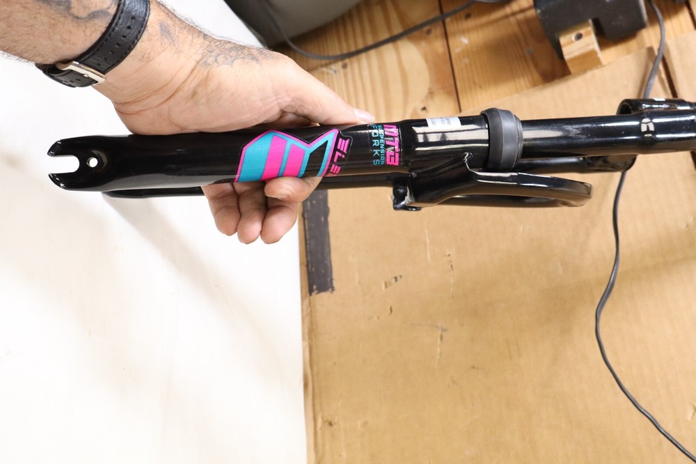 element front fork suspension