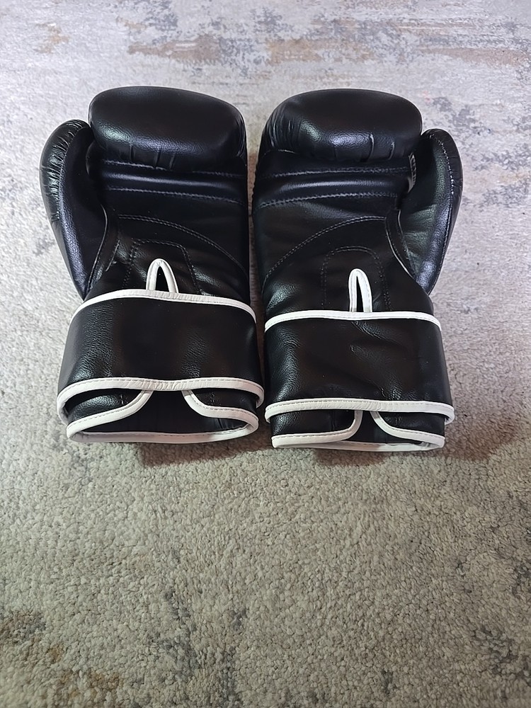 14oz Boxing Gloves Adjustable Hook And Loop Wrist Strap Sport Essentials