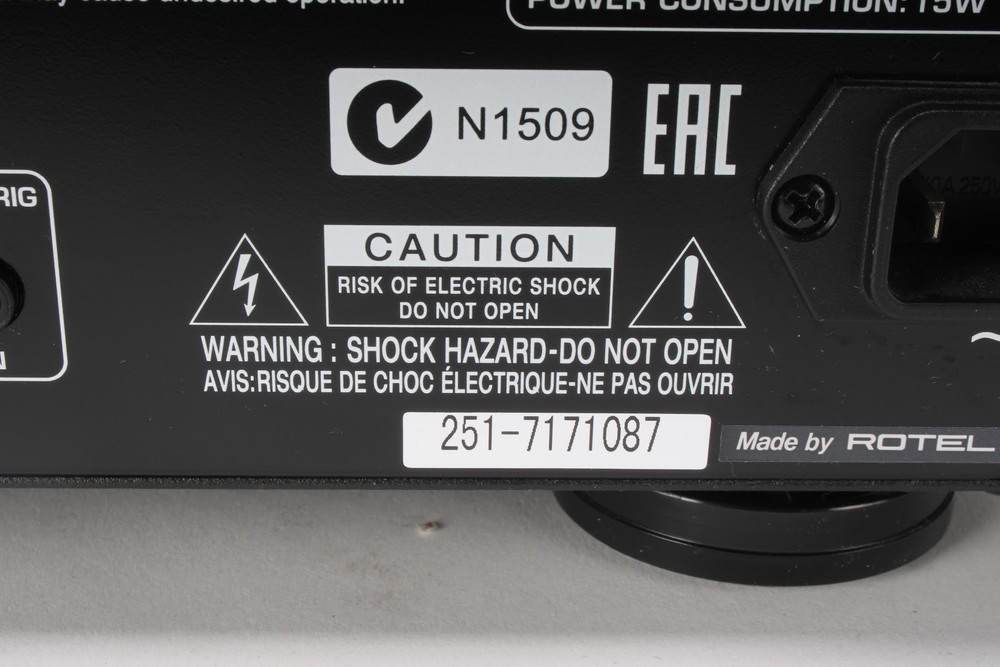 Rotel RCD-1572 High-Performance Stereo Compact Disc CD Player - Fair Condition