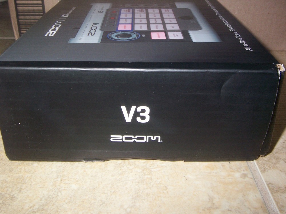 NEW Zoom V3 Vocal Processor USB Audio Interface 16 Voice Effect 3-Part Harmonies