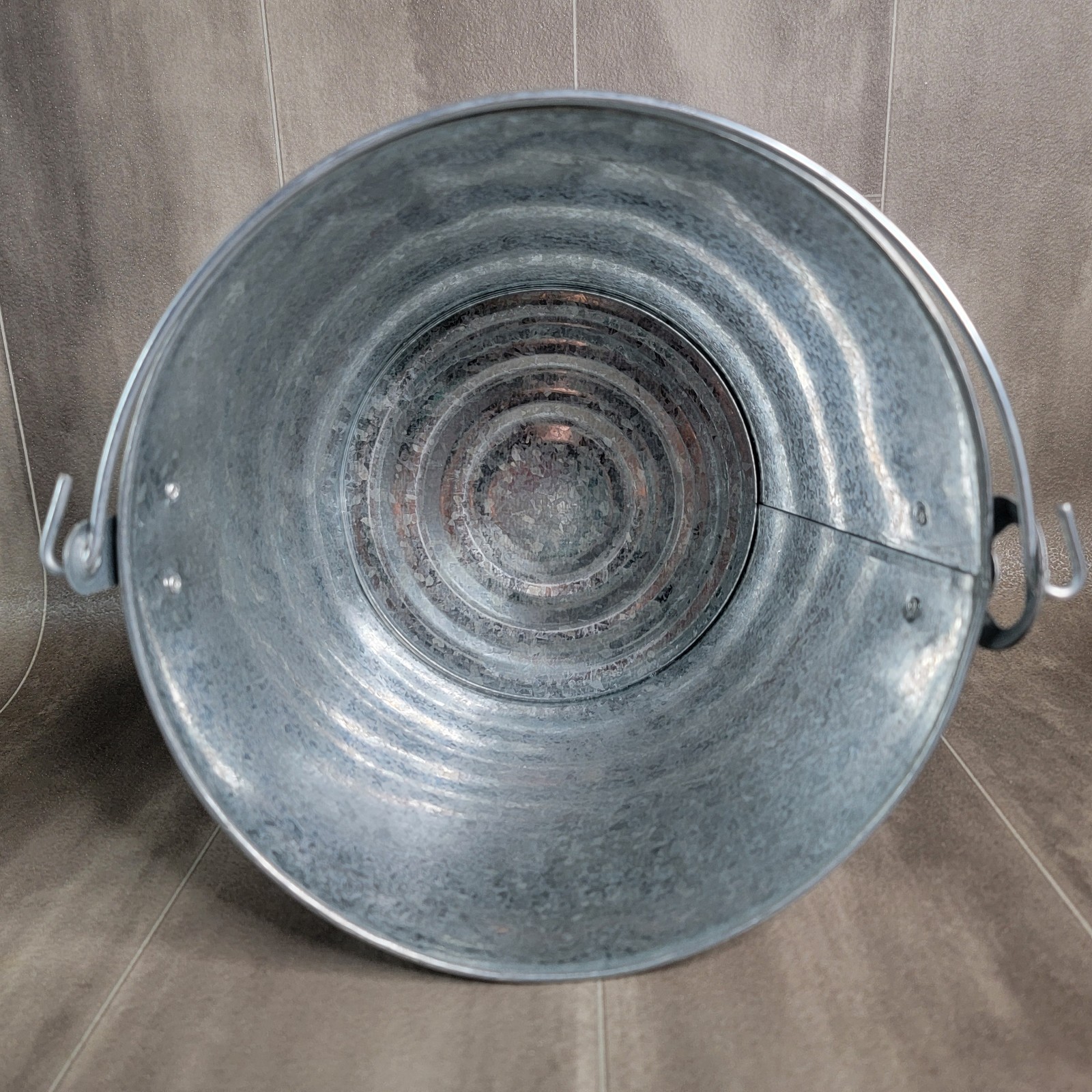 Modelo Especial Galvanized Steel Beer Bucket W/ Opener & Handle Man Cave Bar