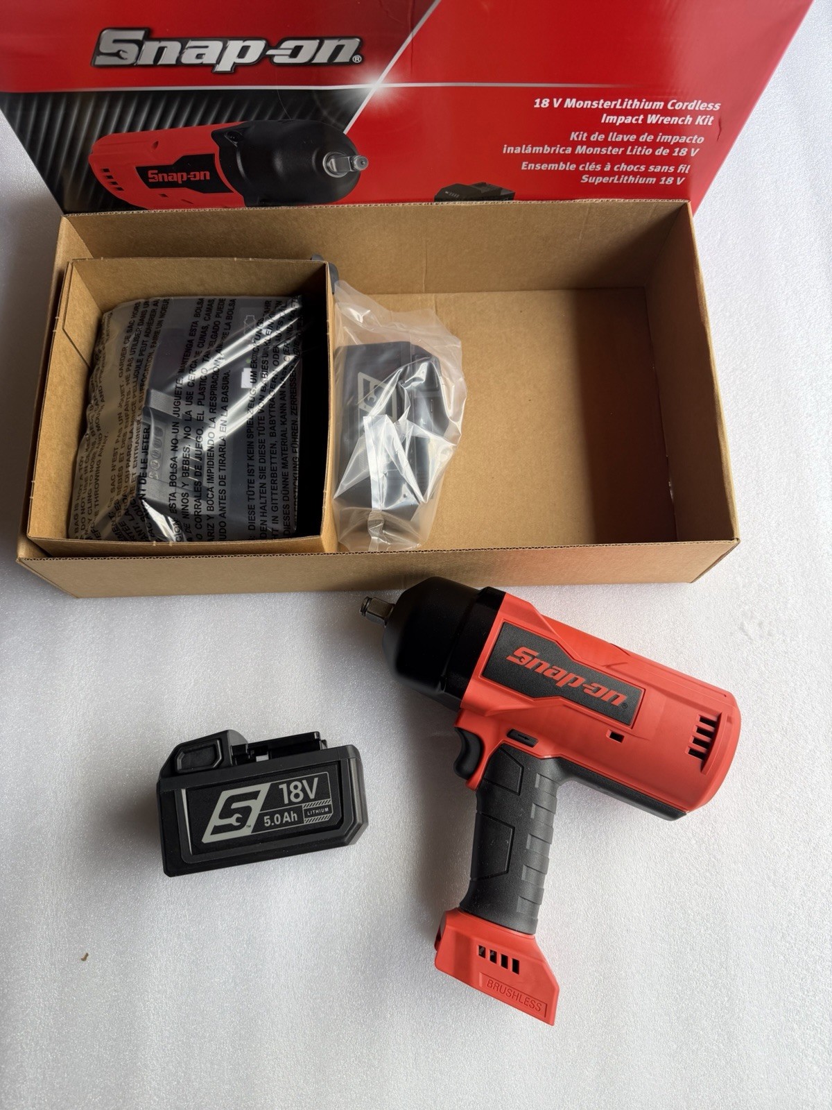 Snap-on CT9080K2 18 V 1/2" Drive MonsterLithium Cordless Impact Wrench Kit NEW