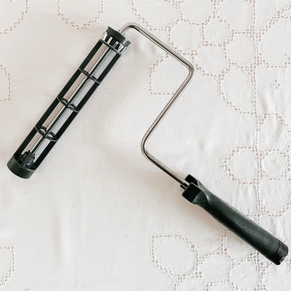 New Wooster Sherlock Paint Roller Frame 9 Inch