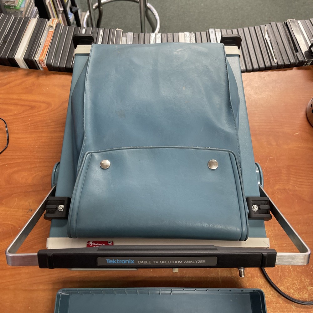 Tektronix 2714 Spectrum Analyzer unit only , 75ohm, UNTESTED