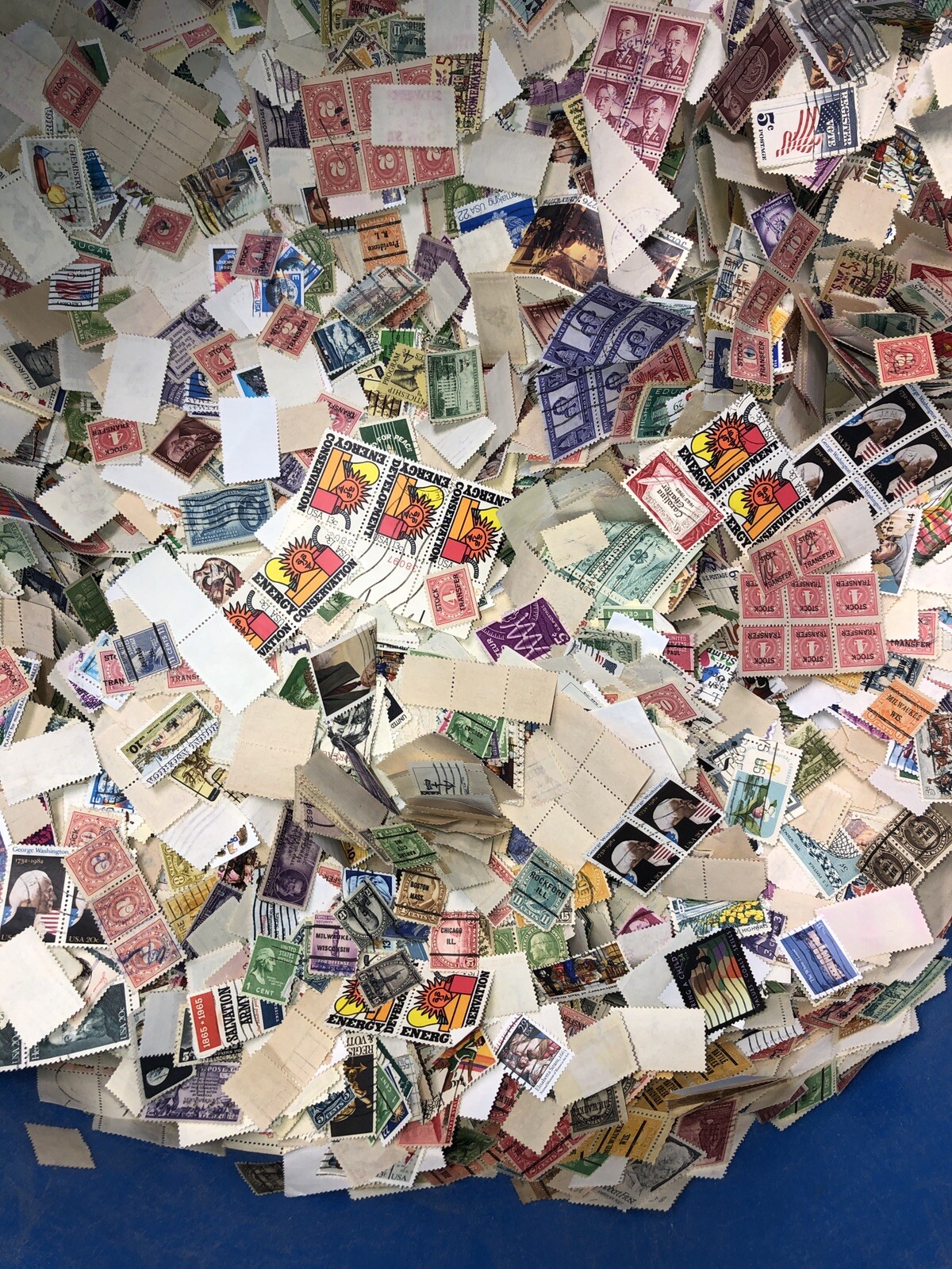 US stamp poundage kiloware lot collection 450+- 1 oz packet of stamps off paper