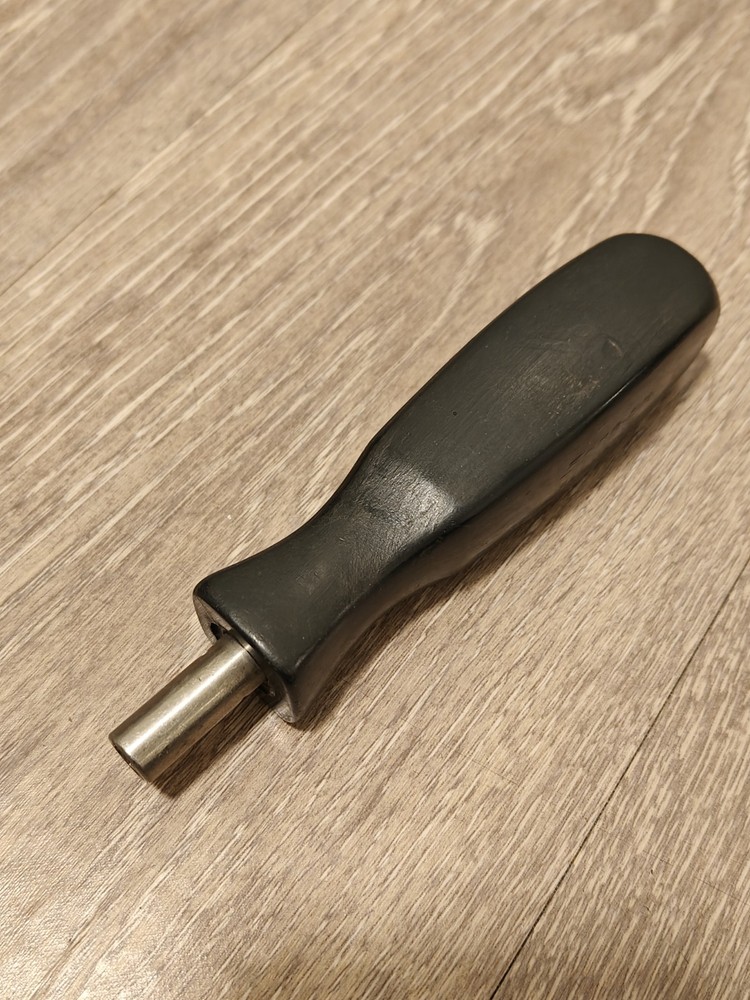 Snap On Tools USA Standard Hard Handle Stubby Magnetic Bit Driver Screwdriver