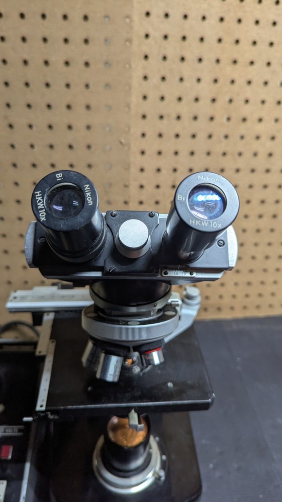 *Untested* Nikon S Microscope With Transformer And Objectives - Powers On L-KE?
