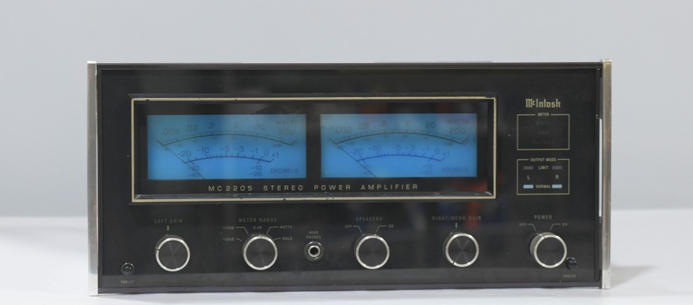 McIntosh MC2205 Solid State Amplifier - 200WPC