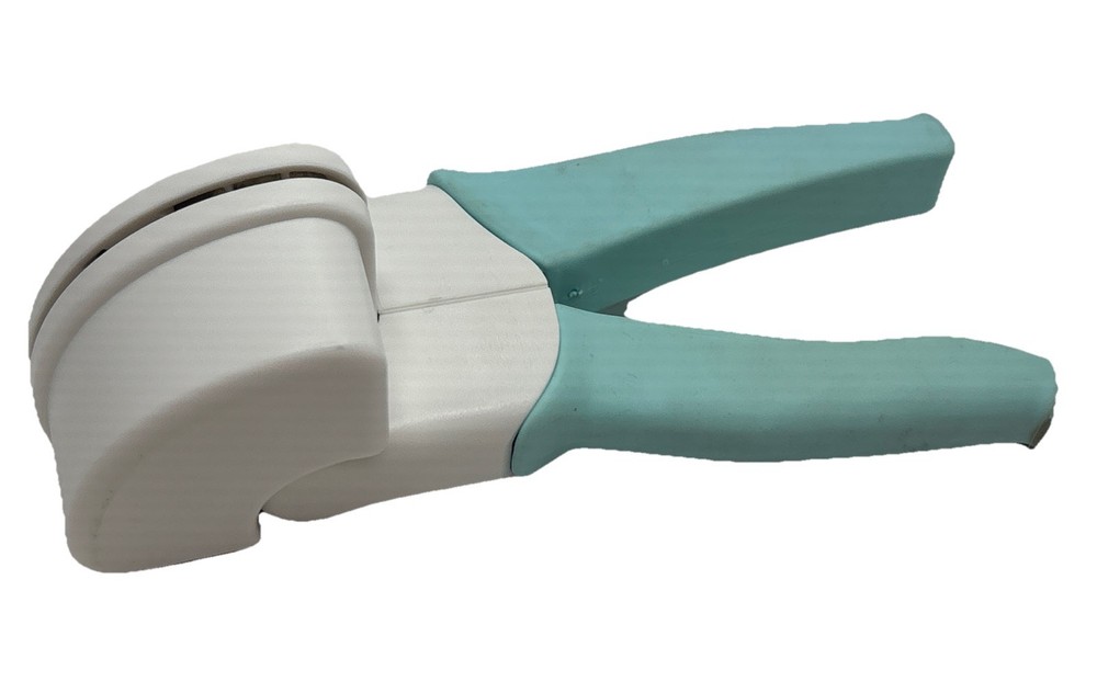 We R Memory Keepers Crop-A-Dile MultiPunch Hole Puncher