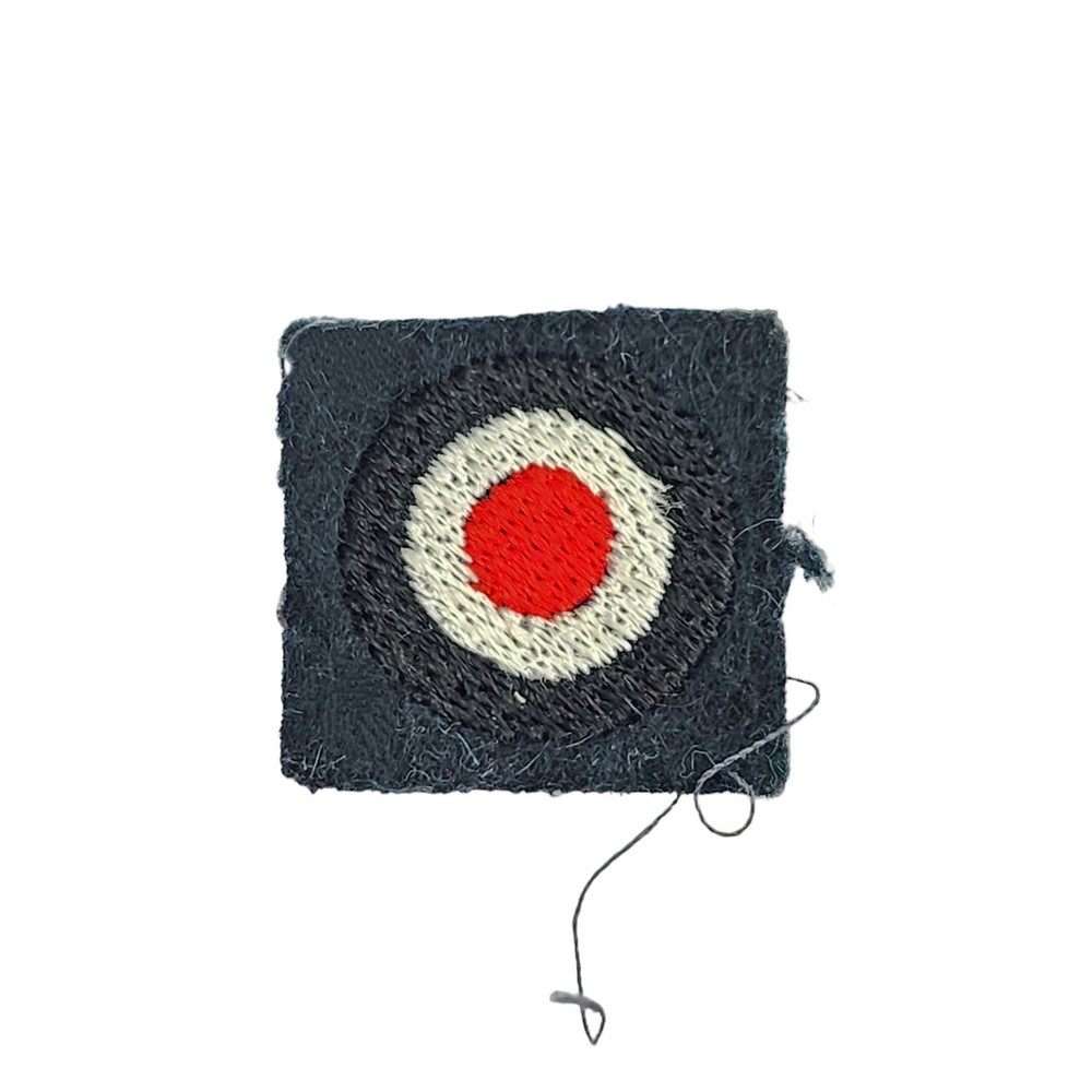 Heer Cockade on Green Wool
