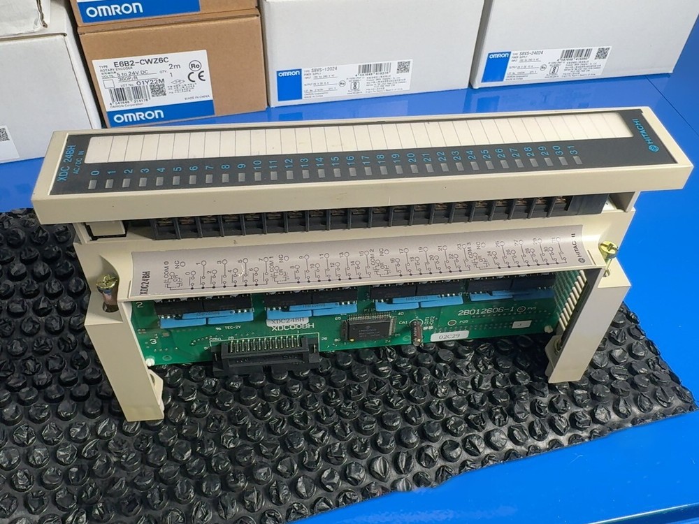 1pcs Orginal HITACHI XDC24BH Digital output module Tested