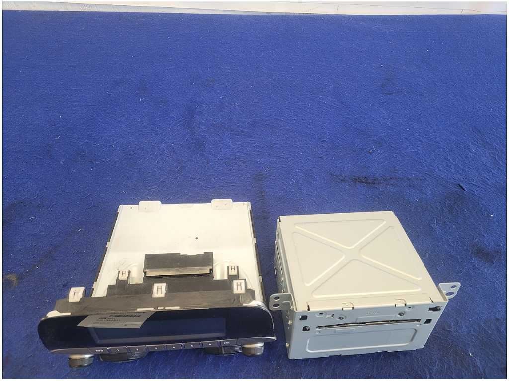 2011 Chevrolet Camaro SS Audio Info Screen Receiver Radio Face Plate 2811