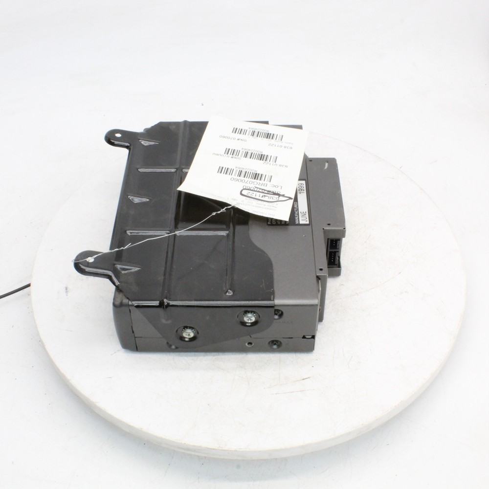 2000 Cadillac Deville 6-Disc CD Changer Part Number - 638-01122