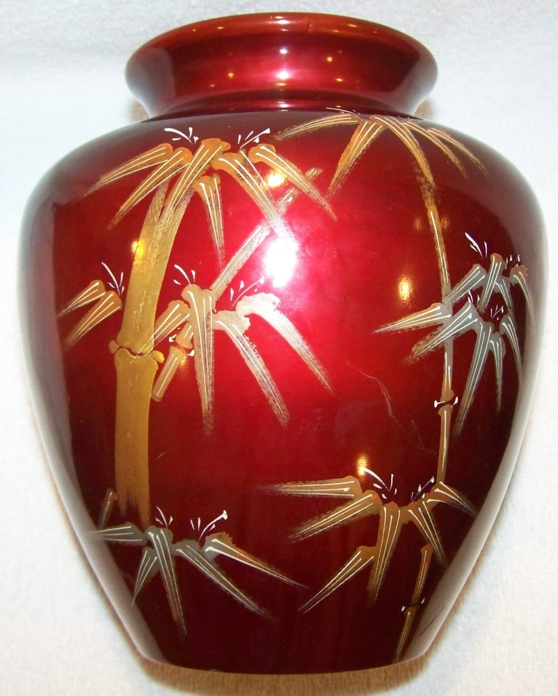 RED LACQUER LIKE VASE - BAMBOO SHOOTS