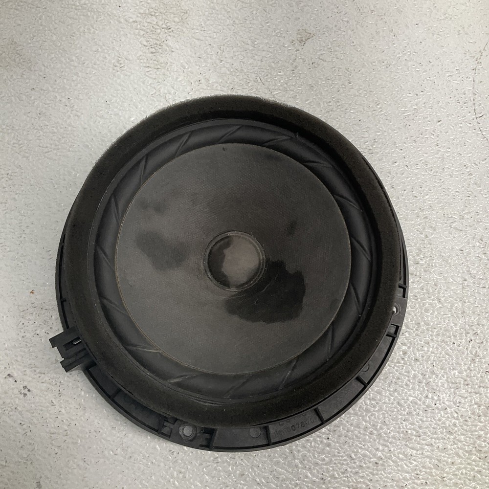 2007 Veracruz driver Side door speaker oem