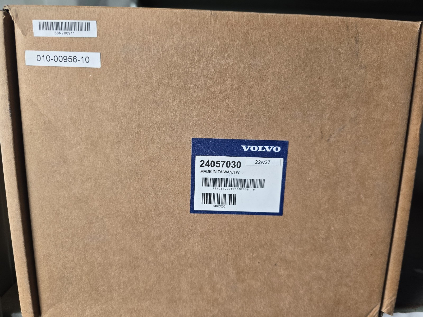 EVC 4" color display Volvo Penta 24057030 Brand New in box