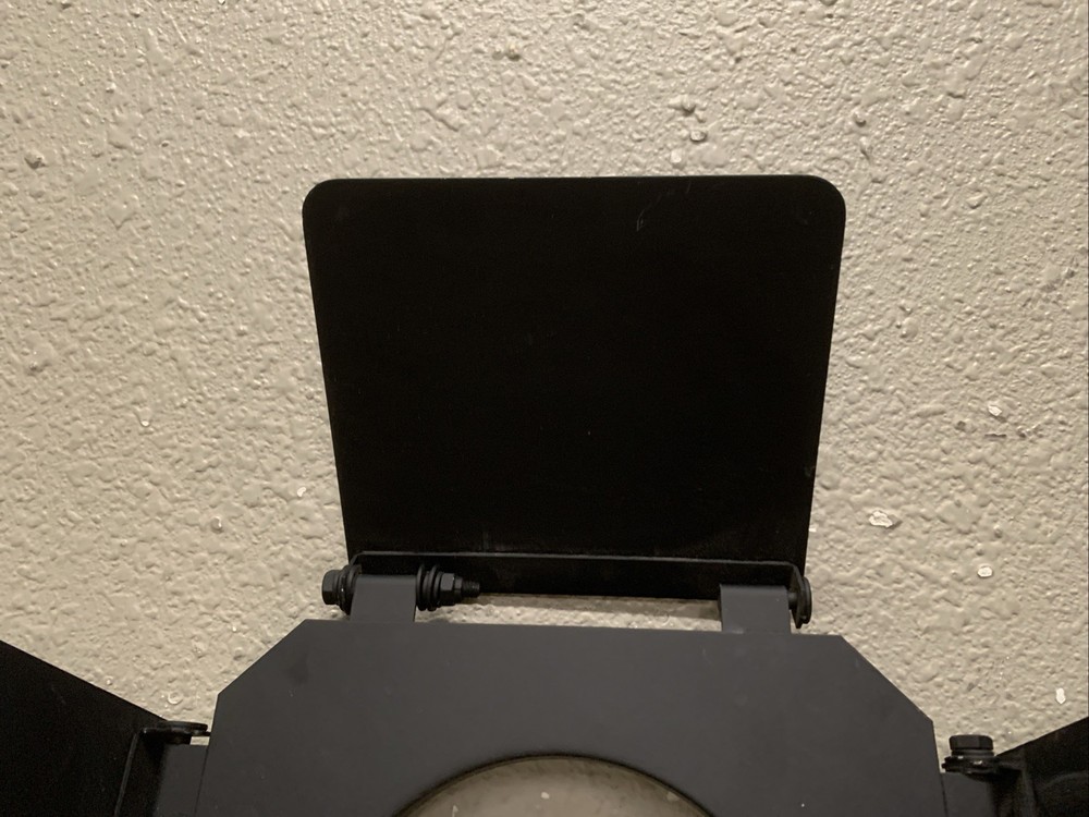 Mole Richardson Barn Doors, Light Shield, With Chain