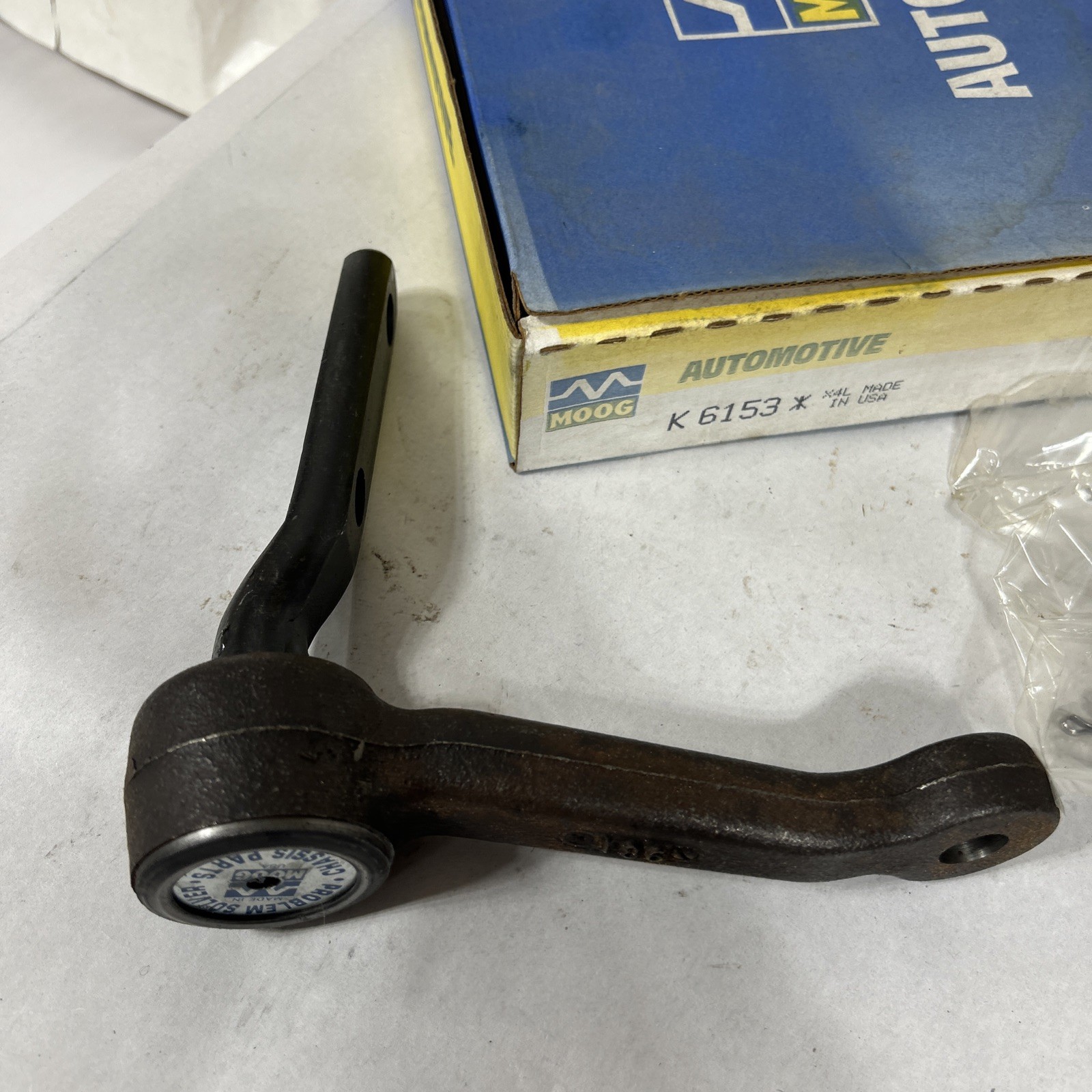 1974-77 GM Full & Midsize Car Steering Idler Arm Moog K6153 NOS Many Application