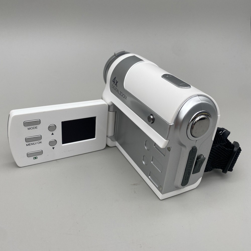 e Tech DIG-850XS Camcorder and case.