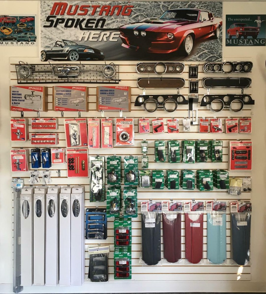 Upholstery Installation Hog Ring Set with 60 Hog Rings