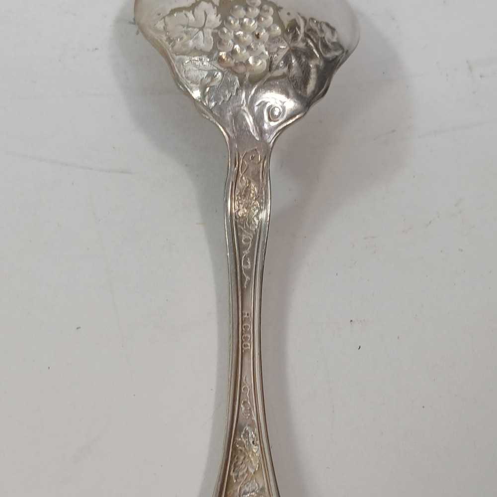 Isabella Grape 1913 R.C. Co. International Silverplate Sugar Spoon Vintage