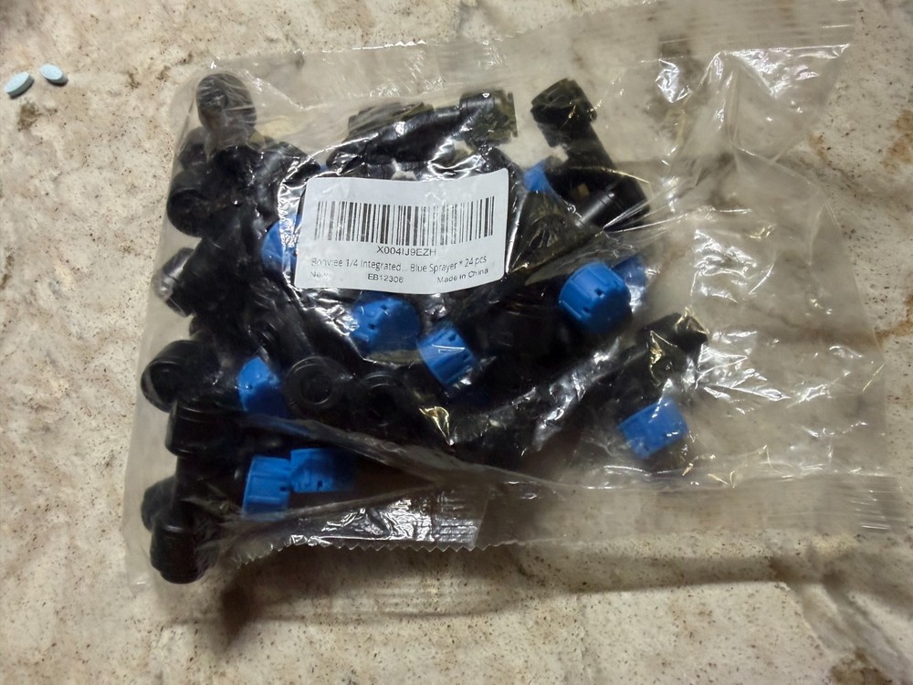 1/4" integrated Blue Sprayer, 24 pieces