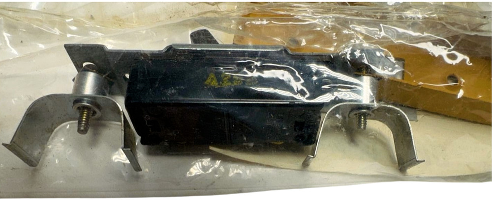 Wiremold 2140 Single Pole Switch, 15A, 120V *Free Shipping*