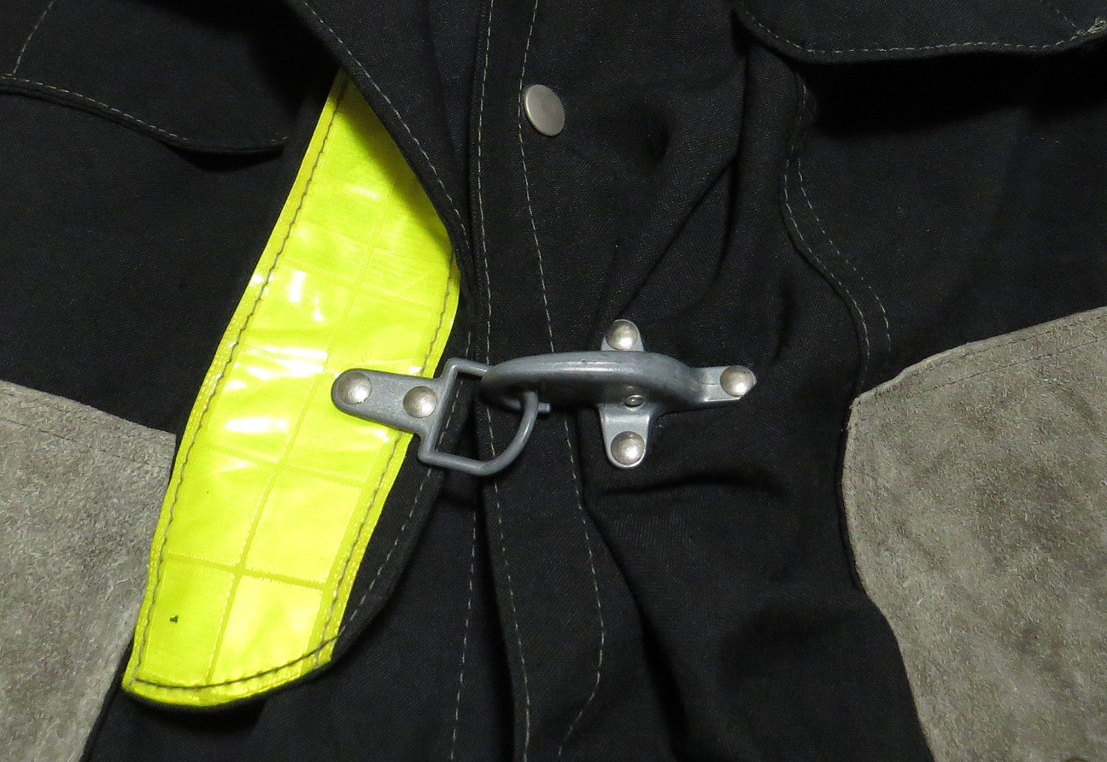 vtg Cairns & Brother 1986 BLACK TURNOUT Coat MED 40 Nomex 80s Fireman Reflectors