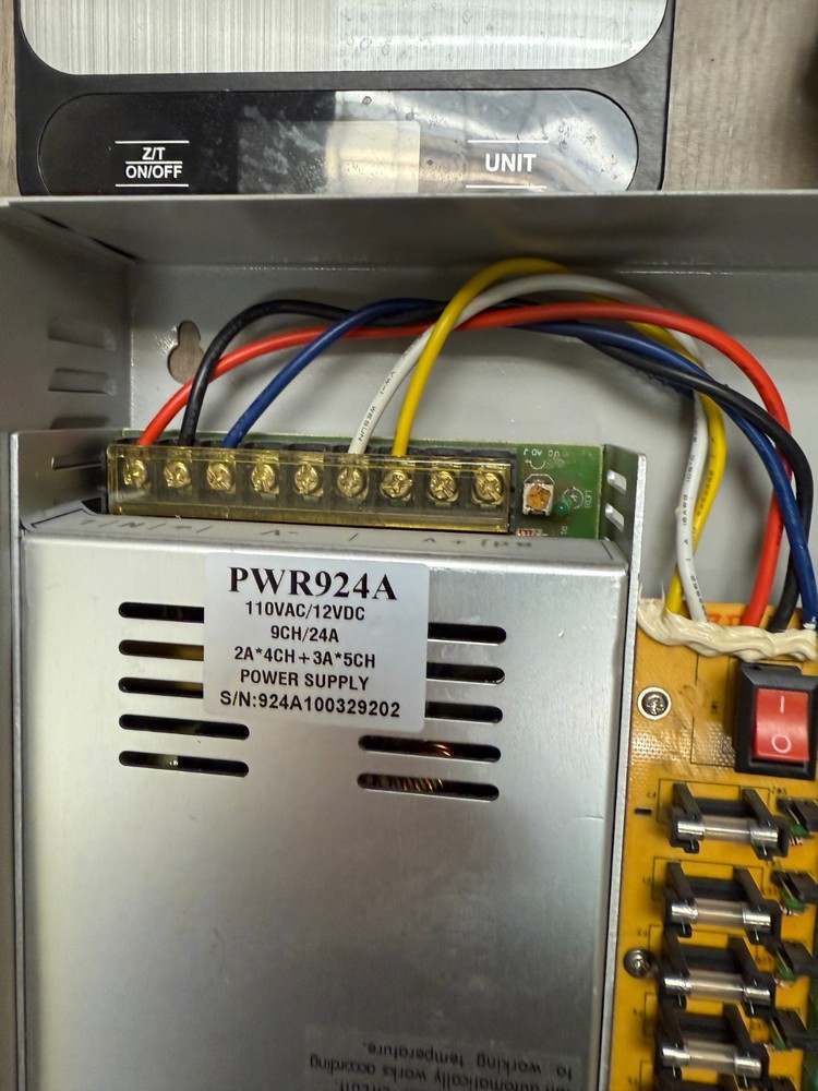 12V DC 9 Output switch mode CCTV Power Supply UNTESTED READ