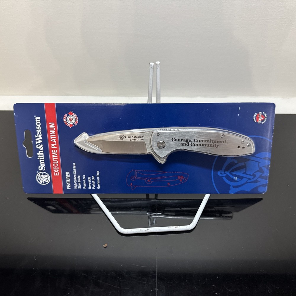 NEW Smith & Wesson Executive Platinum Frame Lock Stainless Folding Pocket Knife