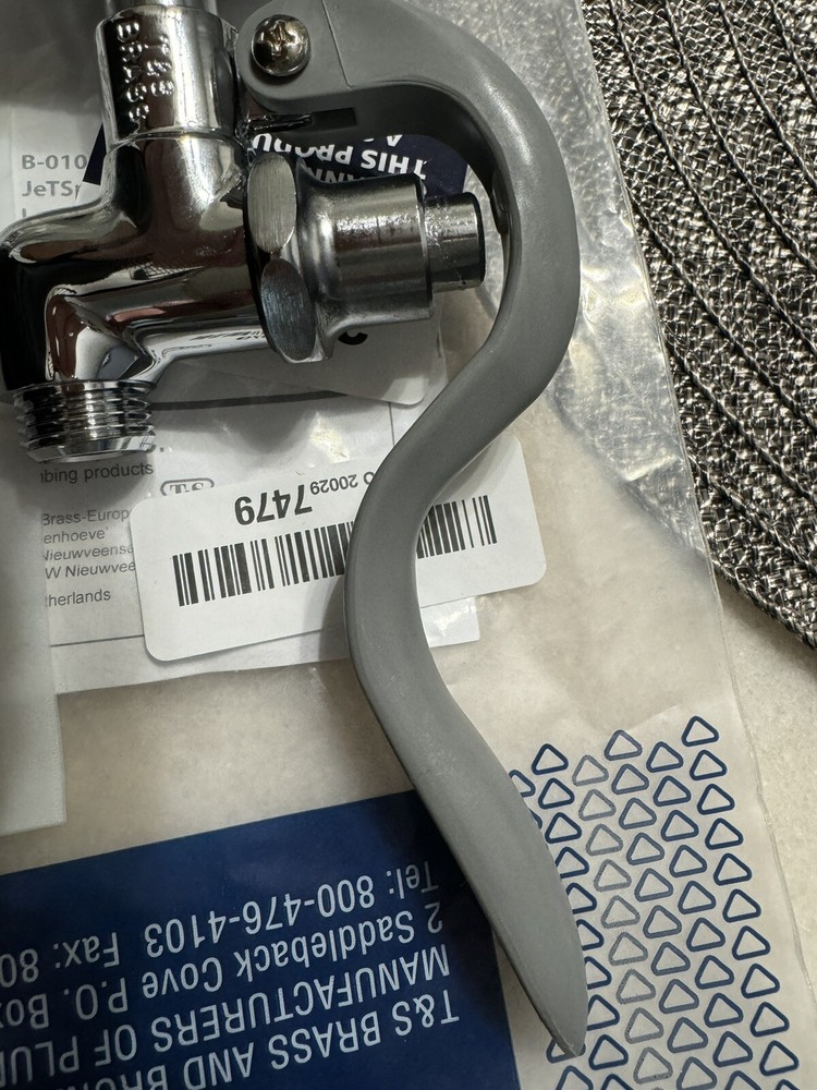T&S B-0107-LR Spray Valve "Less Hold Down Ring"