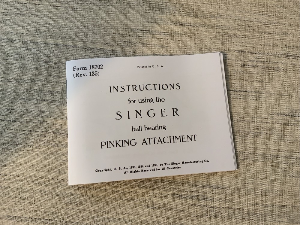 1935 Singer Sewing Machine Pinking Attachment 121021 manual, High Resolution