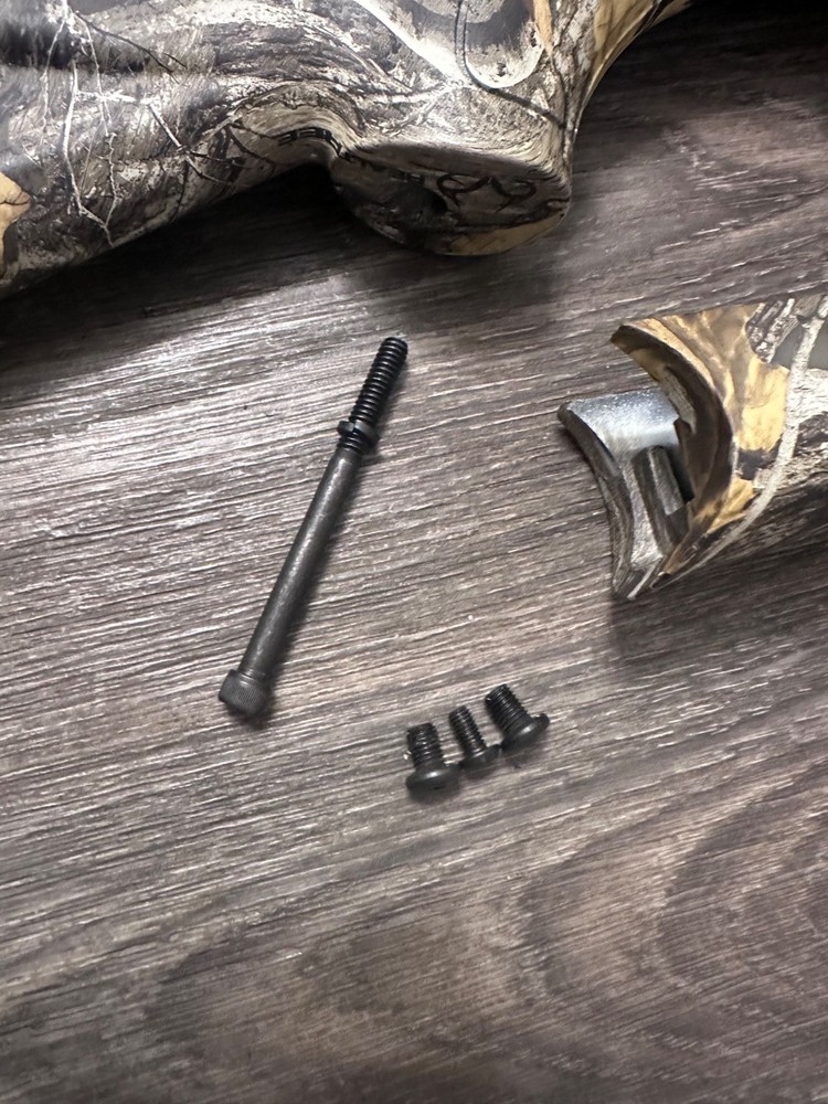 THOMPSON CENTER .50 CAL IMPACT MUZZLELOADER STOCK ASSEMBLY CAMO