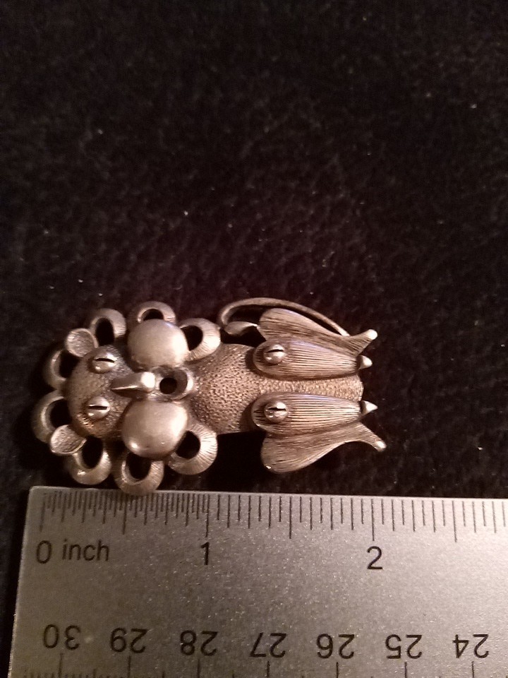 Cheeky Lion Silver Pewter Brooch Pin