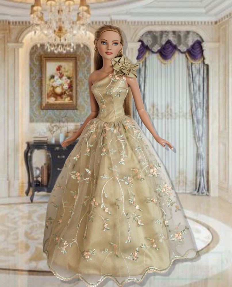 Statement Piece, Doll Clothes Sewing Pattern for 22" American Model Doll Tonner