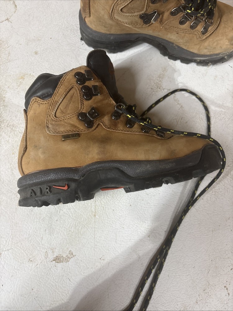 Nike Size 5 Hiking Boots