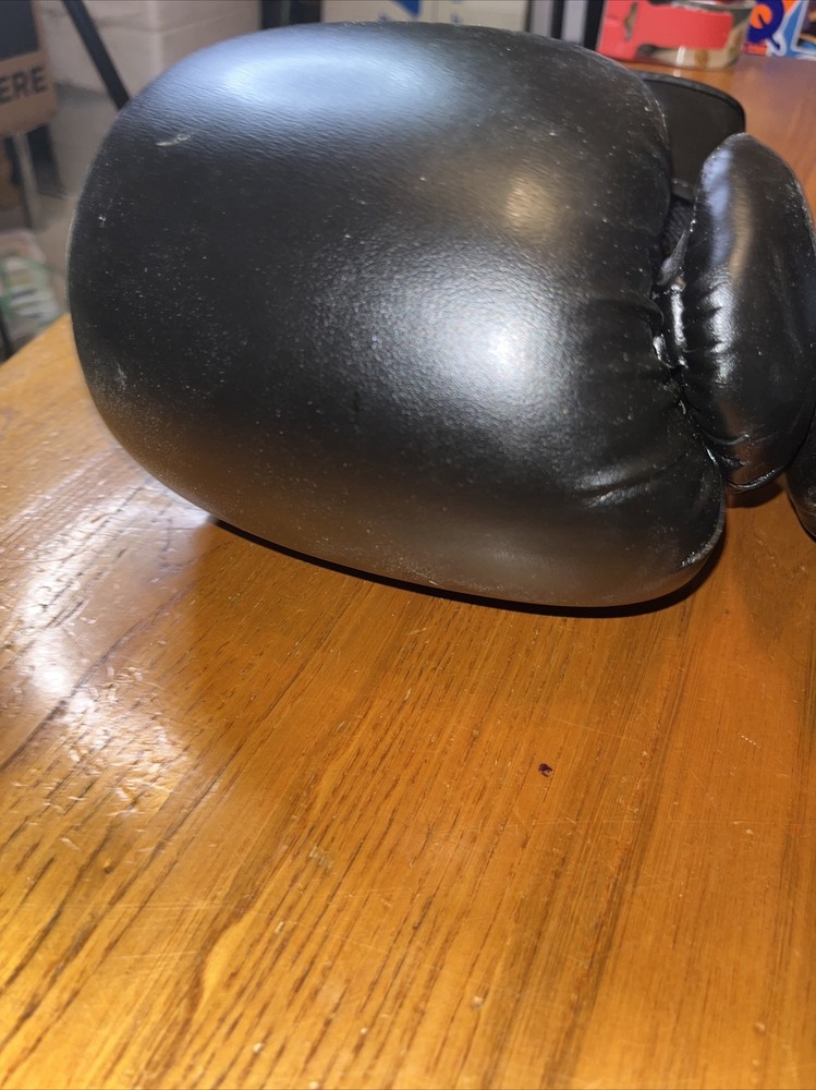 Unstoppable 14 Oz Sparring Traing Gloves Lightly Used