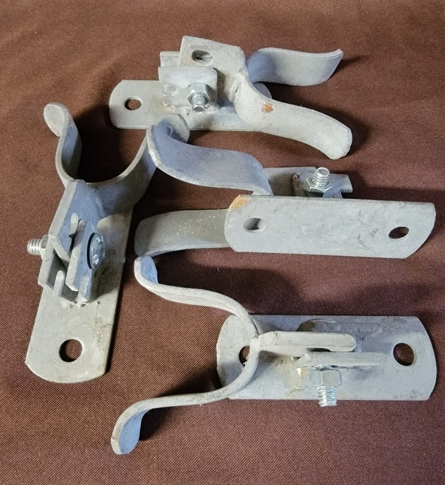 Wall Mount Gate Latch for 1-3/8 Chain Link Fence pipe, Lockable, Galvanized