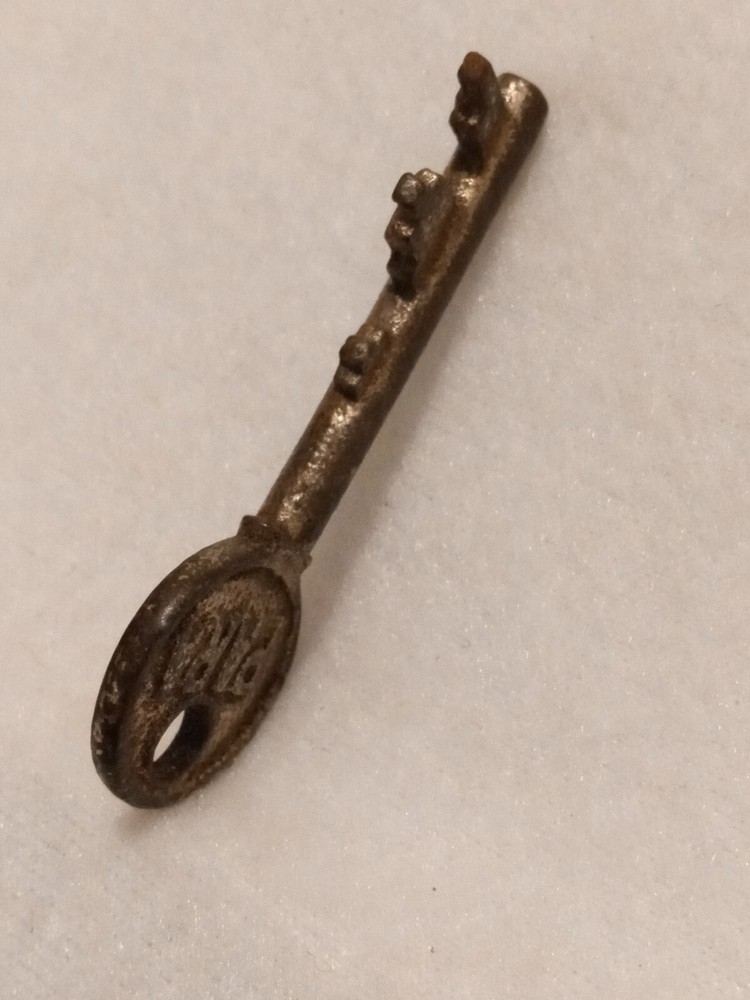 Antique PARA Solid Barrel Padlock SKELETON Key Approx 2-1/16"