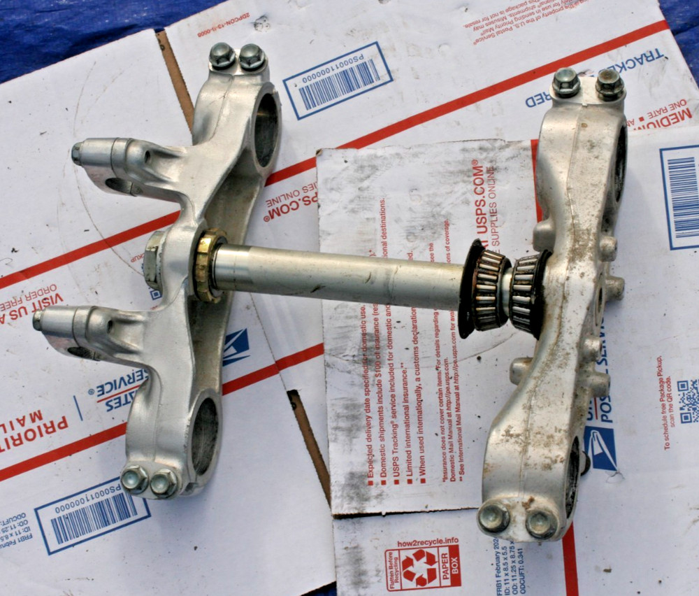 1988 HONDA CR 250 OEM TRIPLE TREE