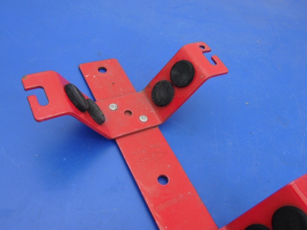 Amerex Model 860 Fire Extinguisher Bracket 3" - 4 1/4 " Diam. - Red