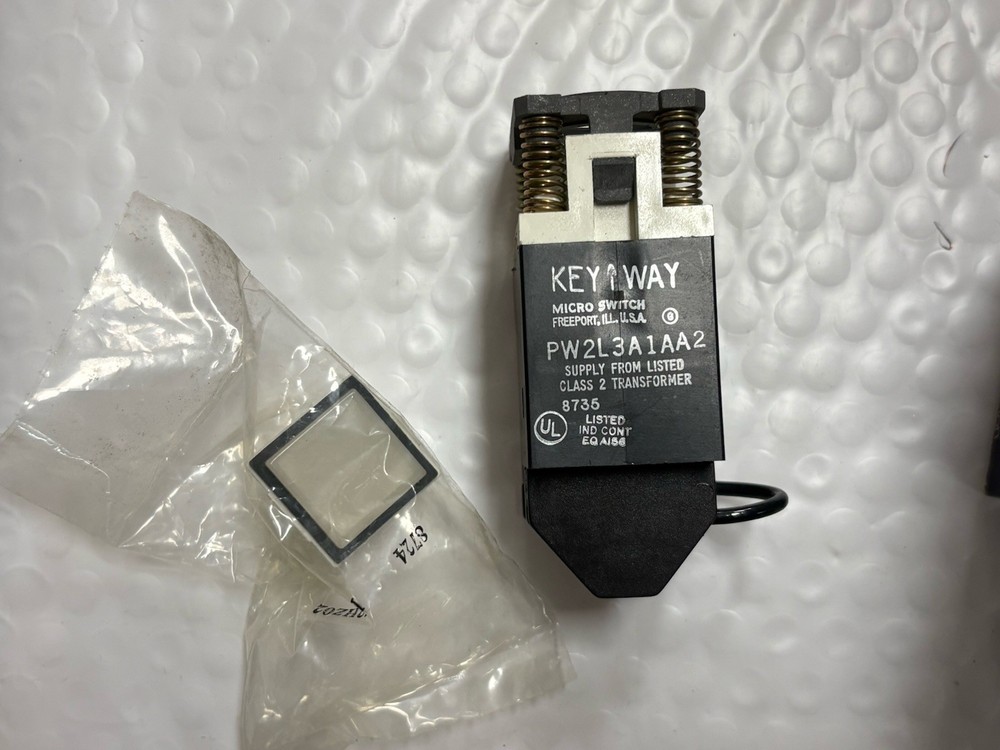 MICRO SWITCH PW2L3A1AA2  SWITCH MODULE LIGHTED NSNP