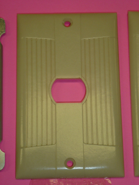 NOS 2 EAGLE INTERCHANGE SINGLE GANG IVORY RIBBED BAKELITE WALL PLATE, HORIZONTAL